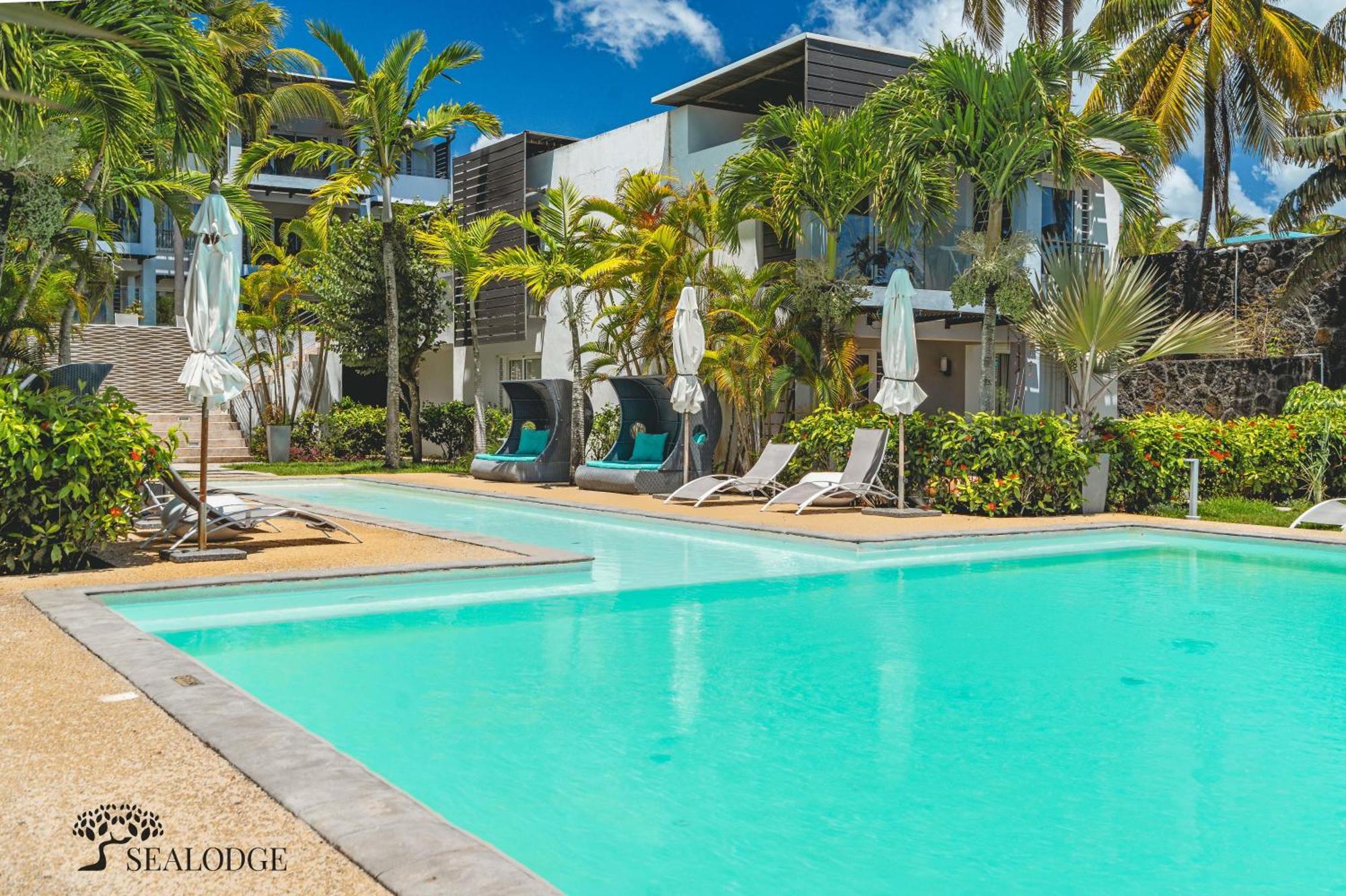 Kanope Bay - Holiday Beachfront Apartments Pointe aux Biches ภายนอก รูปภาพ
