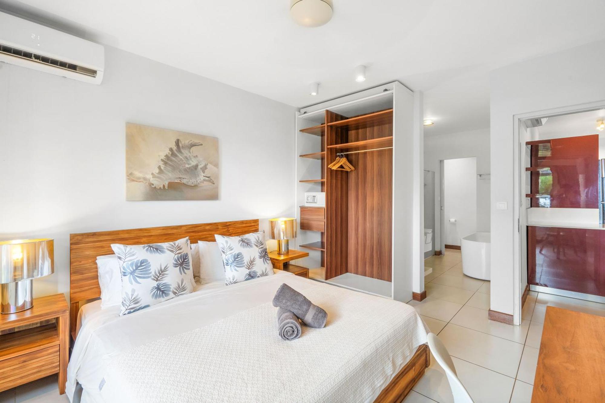 Kanope Bay - Holiday Beachfront Apartments Pointe aux Biches ภายนอก รูปภาพ