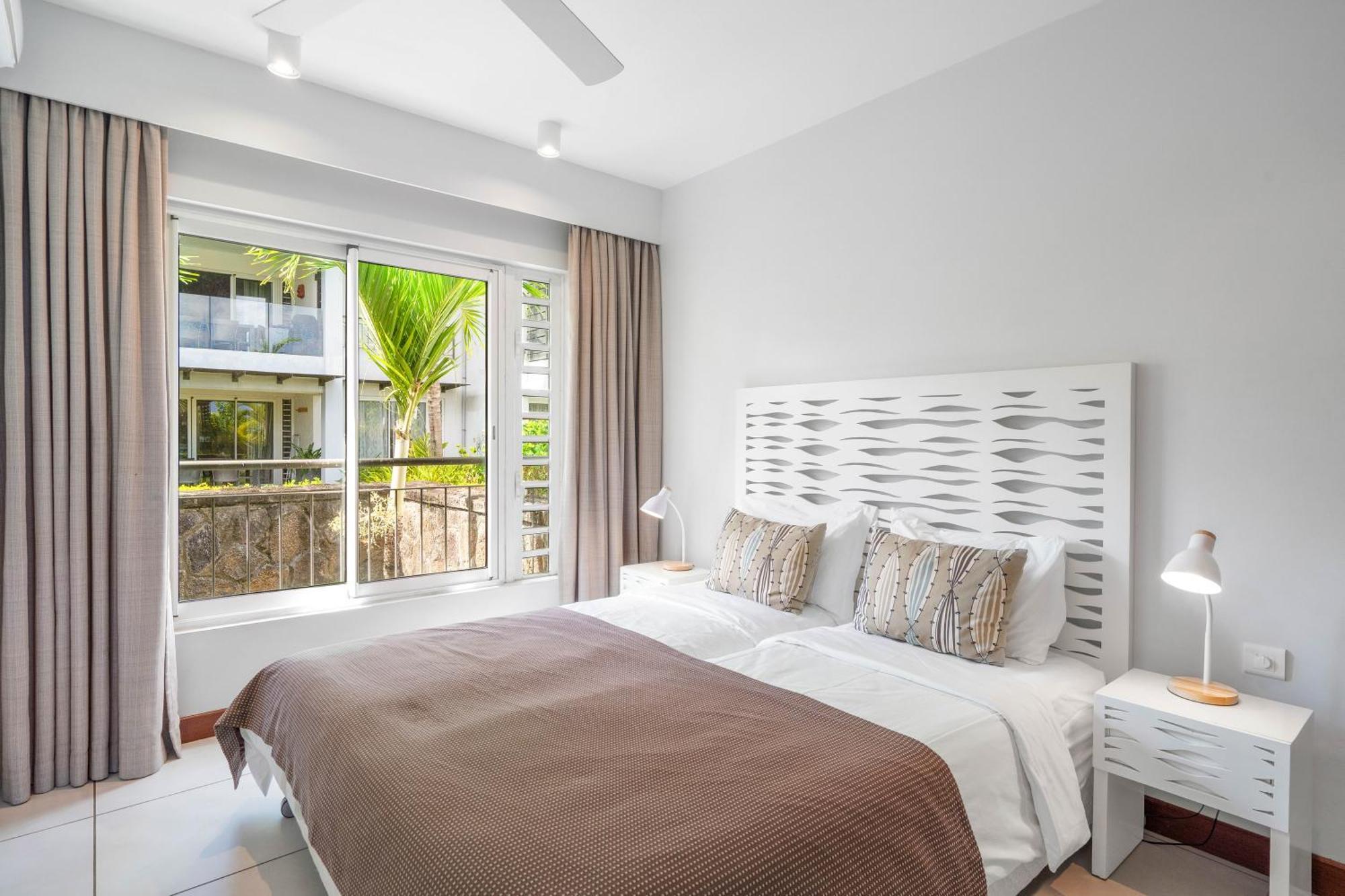 Kanope Bay - Holiday Beachfront Apartments Pointe aux Biches ภายนอก รูปภาพ