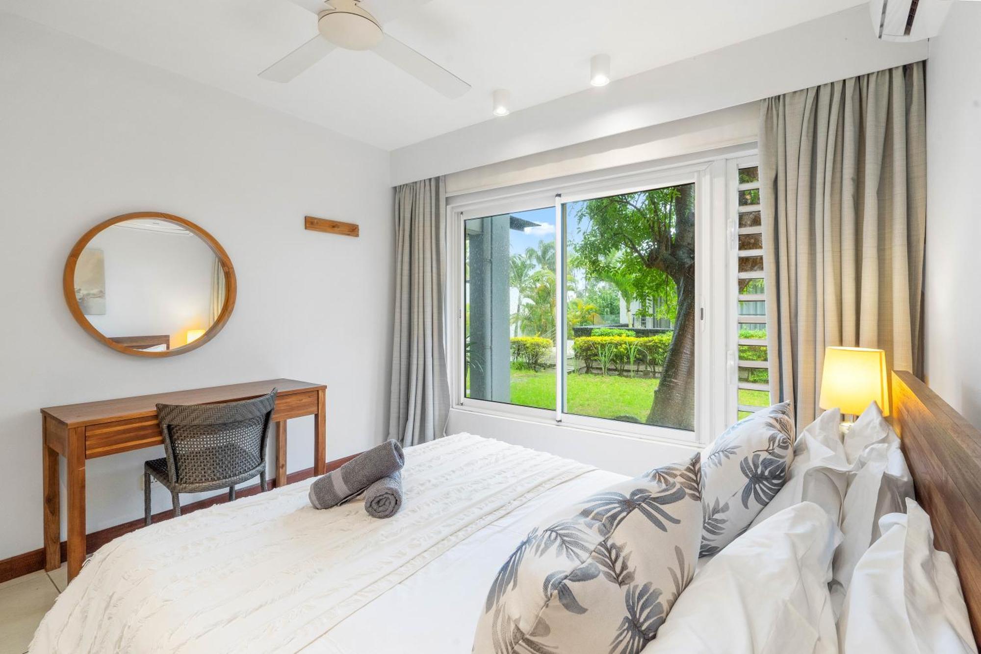 Kanope Bay - Holiday Beachfront Apartments Pointe aux Biches ภายนอก รูปภาพ