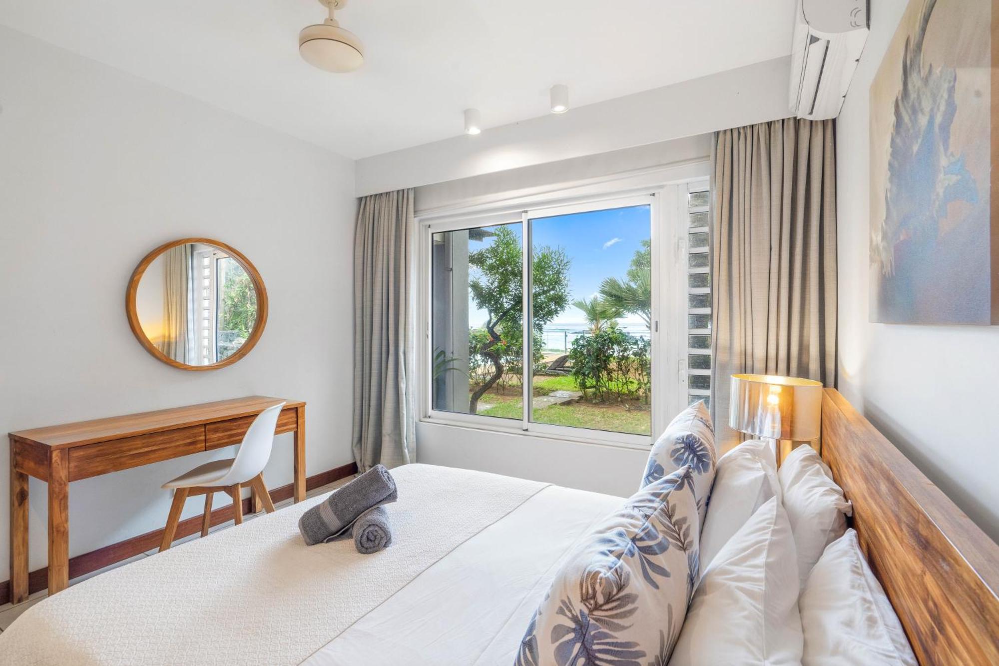 Kanope Bay - Holiday Beachfront Apartments Pointe aux Biches ภายนอก รูปภาพ