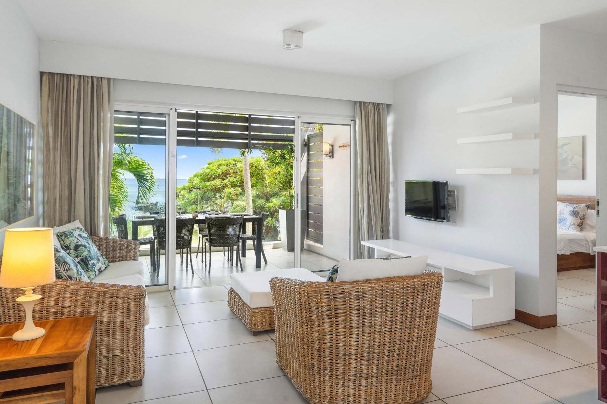 Kanope Bay - Holiday Beachfront Apartments Pointe aux Biches ภายนอก รูปภาพ