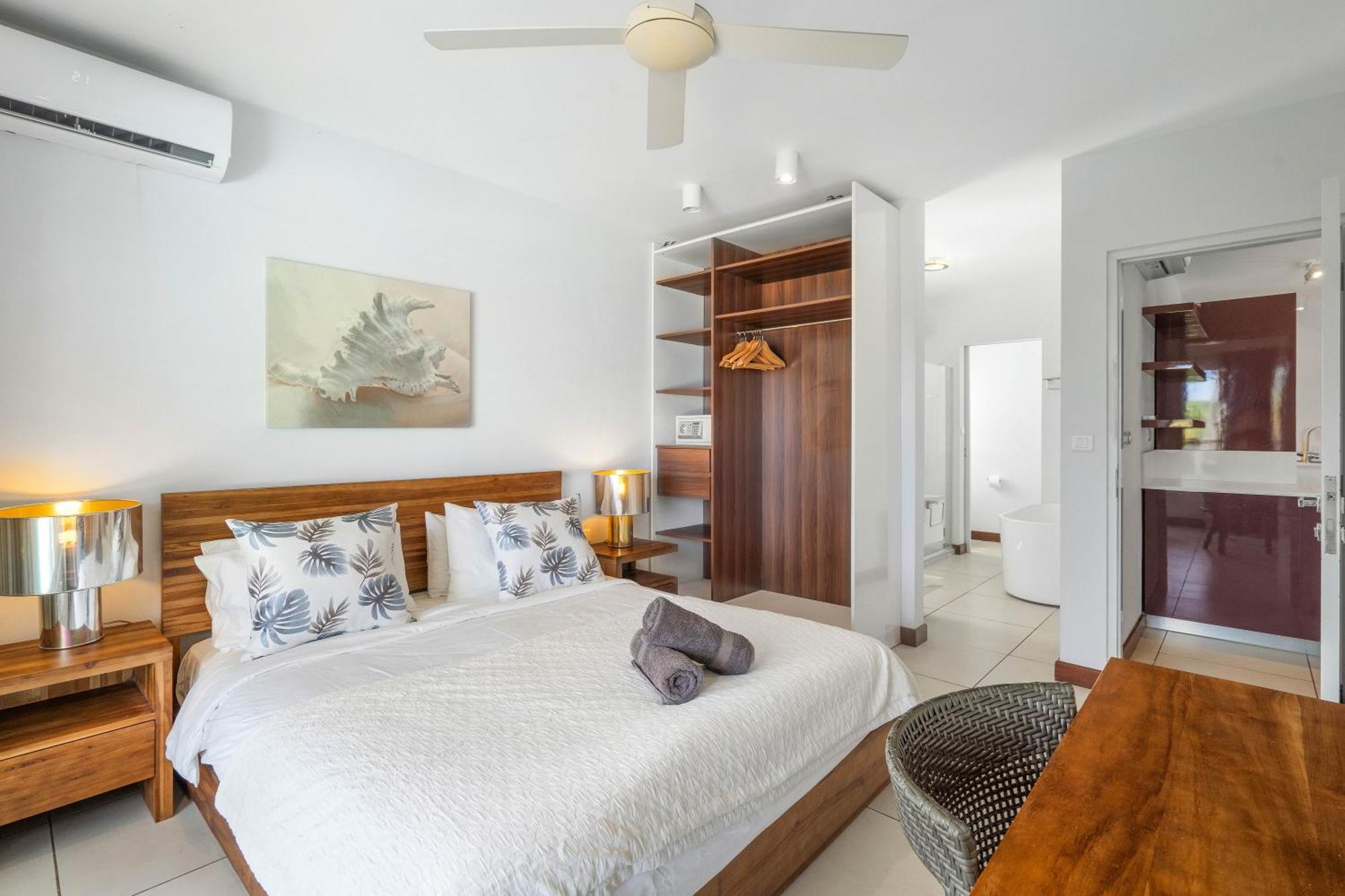 Kanope Bay - Holiday Beachfront Apartments Pointe aux Biches ภายนอก รูปภาพ