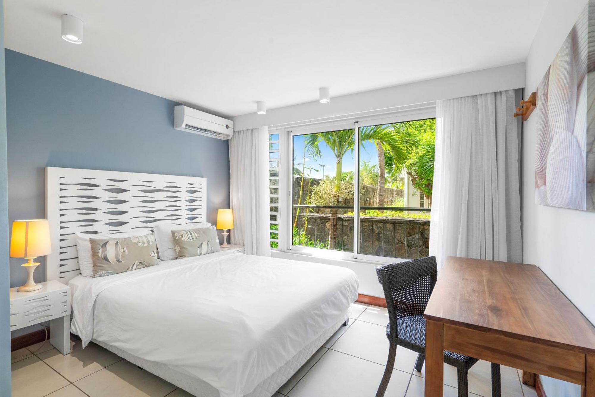 Kanope Bay - Holiday Beachfront Apartments Pointe aux Biches ภายนอก รูปภาพ