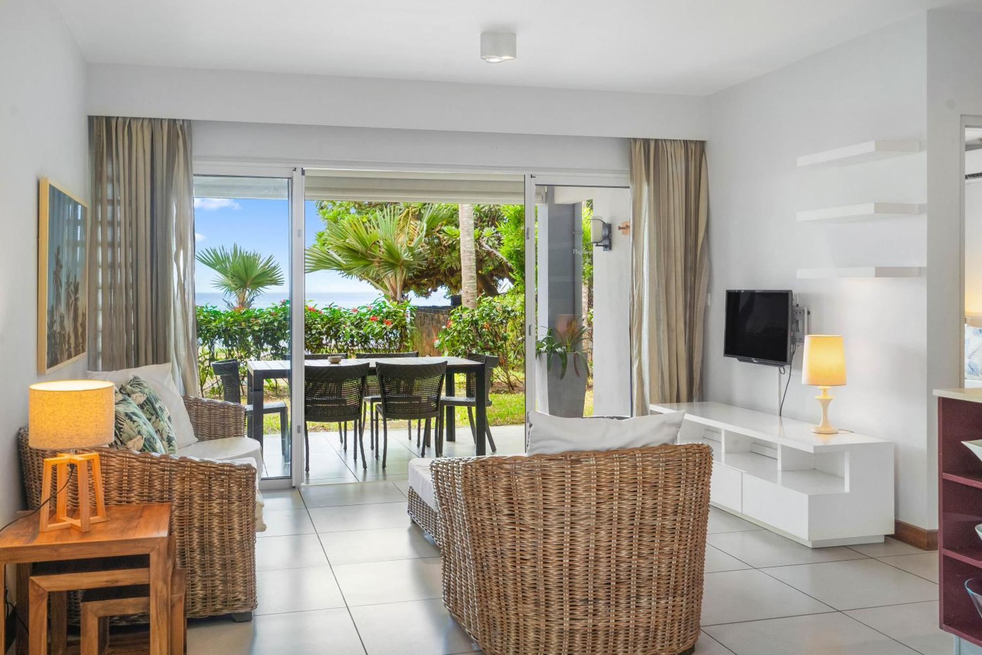 Kanope Bay - Holiday Beachfront Apartments Pointe aux Biches ภายนอก รูปภาพ