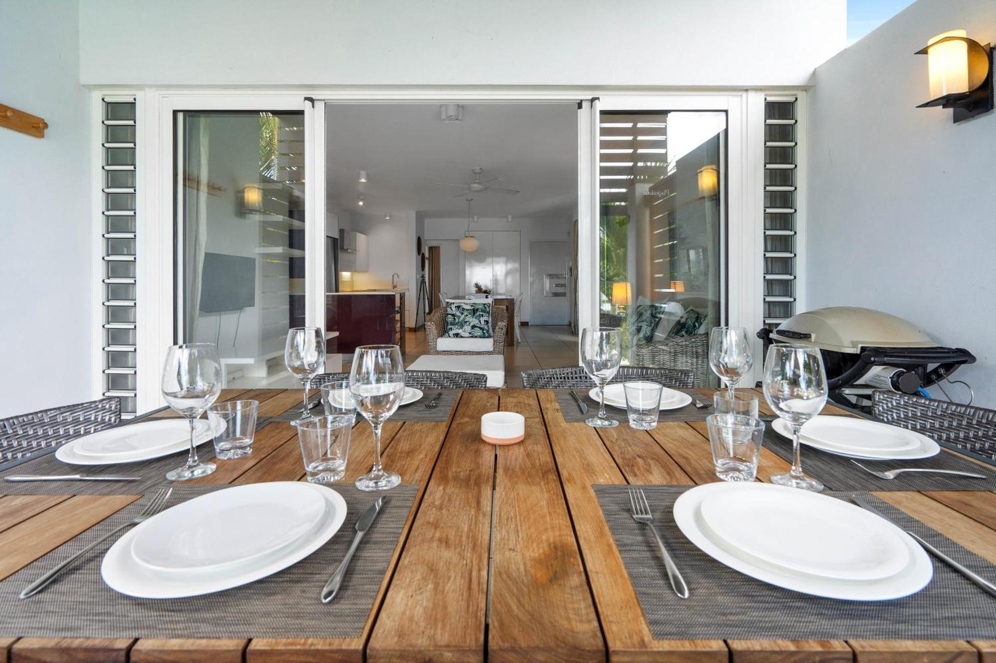 Kanope Bay - Holiday Beachfront Apartments Pointe aux Biches ภายนอก รูปภาพ